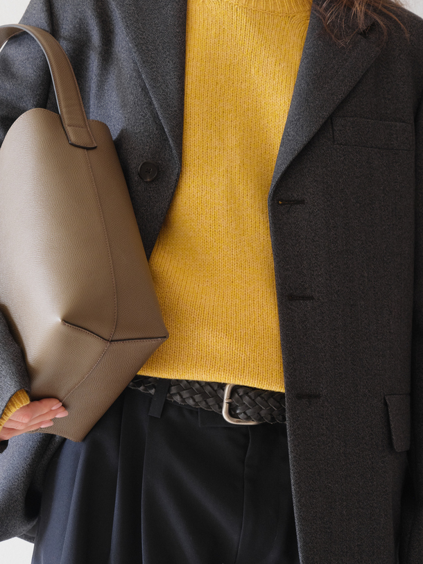 Mami  Soft Medium Dark Taupe Grained 